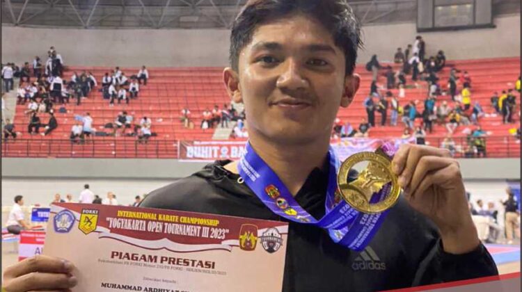 Membanggakan ! Dua Atlet Karate Asal Lutim Raih Emas di Kejuaraan Internasional