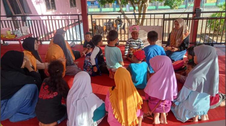 Mahasiswa Universitas Negeri Makassar Buat “Pojok Literasi”