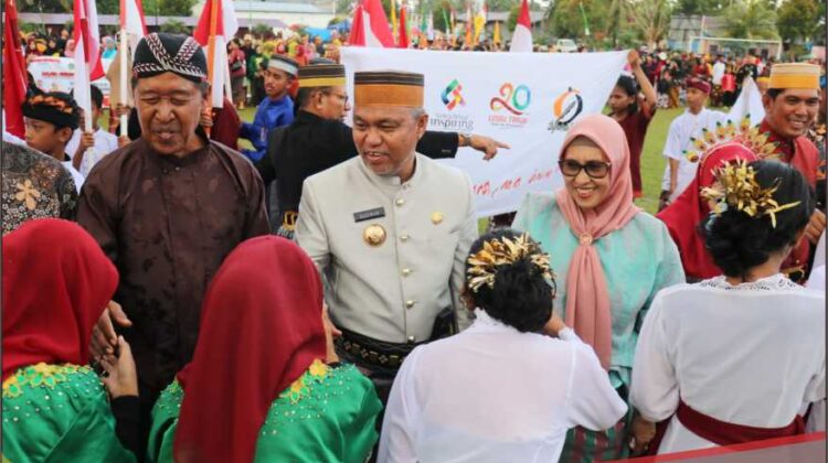 Road Show Kebudayaan di Kalaena Menampilkan Berbagai Atraksi Seni Budaya