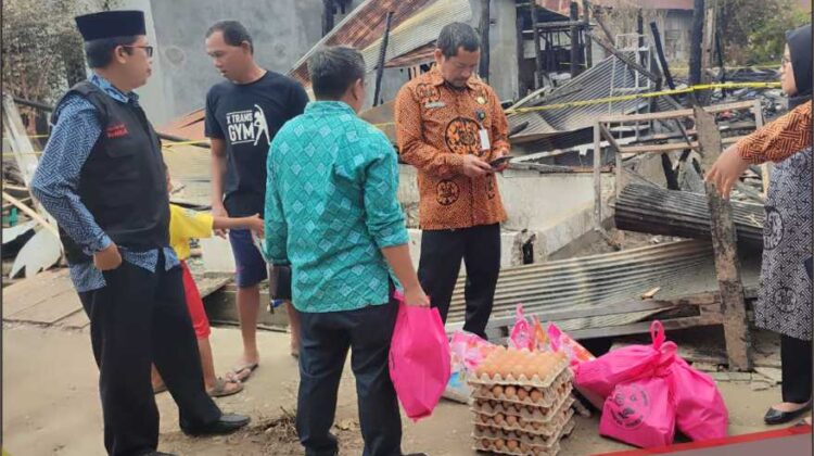 Jumat Sedekah Pemkab Lutim Bantu Korban Kebakaran