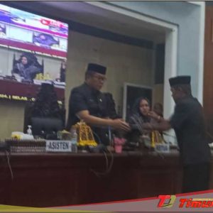 Najamuddin Serahkan Hasil Reses ke Pimpinan DPRD Lutim
