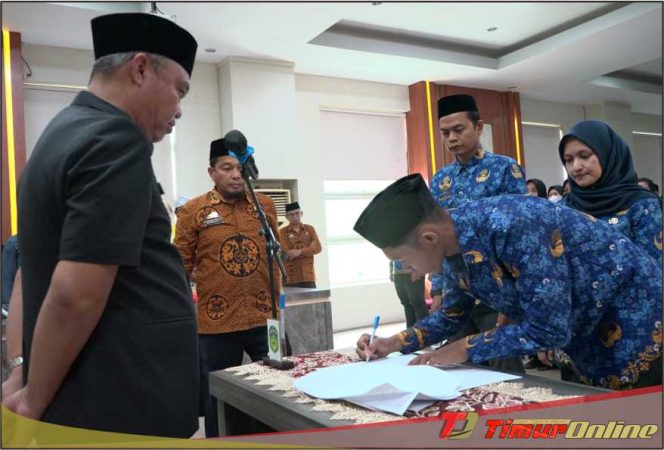 
					Lantik 139 Pejabat Fungsional Pemkab Lutim, Budiman Minta Bekerja Ikhlas Untuk Masyarakat