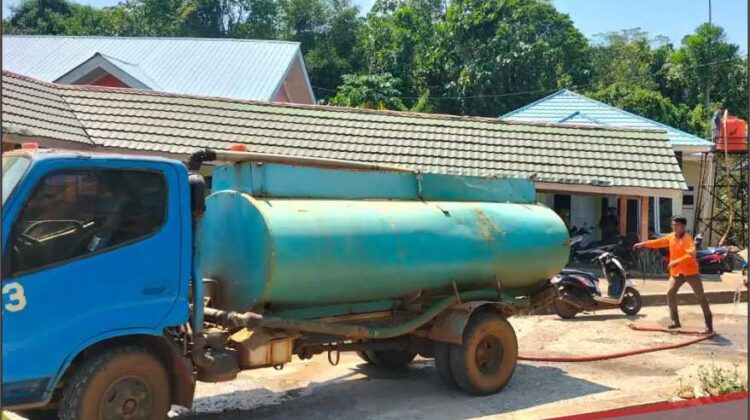 Maksimalkan Pelayanan, CLM Suplai Air Bersih ke Puskesmas Lampia