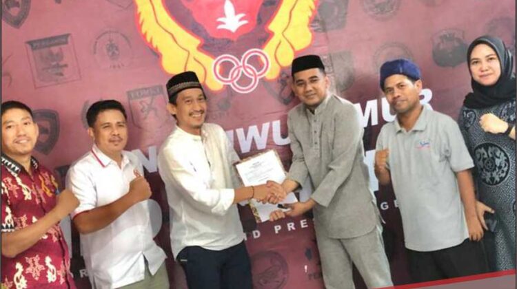 Kembalikan Formulir Pendaftaran, Agus Melas Bacalon Tunggal Ketua KONI Lutim