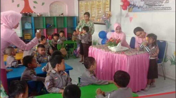 Jaga Kesehatan Anak, Siswa TK di Mangkutana Diberi Obat Cacing