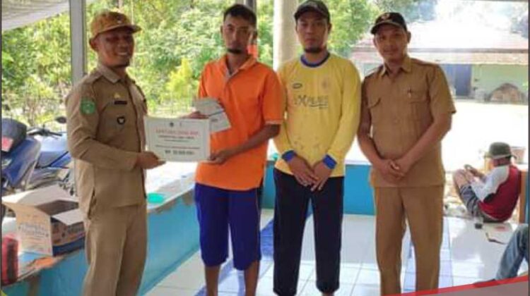 Pemdes Sindu Agung Salurkan Bantuan Rumah Ibadah Melalui Program BKK