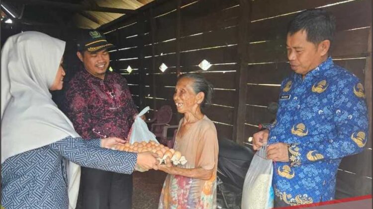 Jumat Berkah Pemkab Lutim Sasar Warga Miskin di Malili dan Puncak Indah