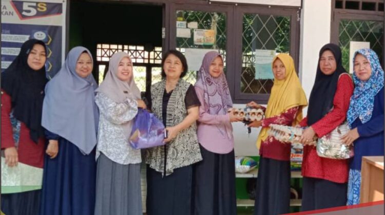 Aksi Berbagi PNS Luwu Timur Angkatan 2003