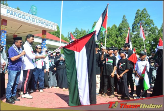 
					Wabup Lutim Lepas Rombongan Longmarch Aksi Bela Palestina