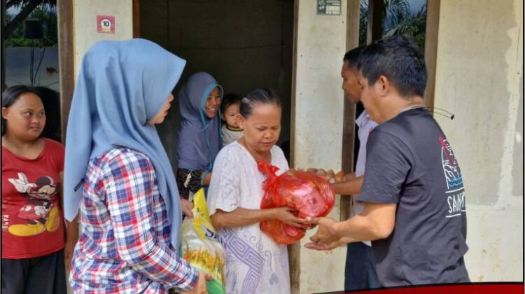 Gerakan Jumat Sedekah Pemkab Lutim Berlanjut di Tahun 2024, Diawali di Desa Puncak Indah