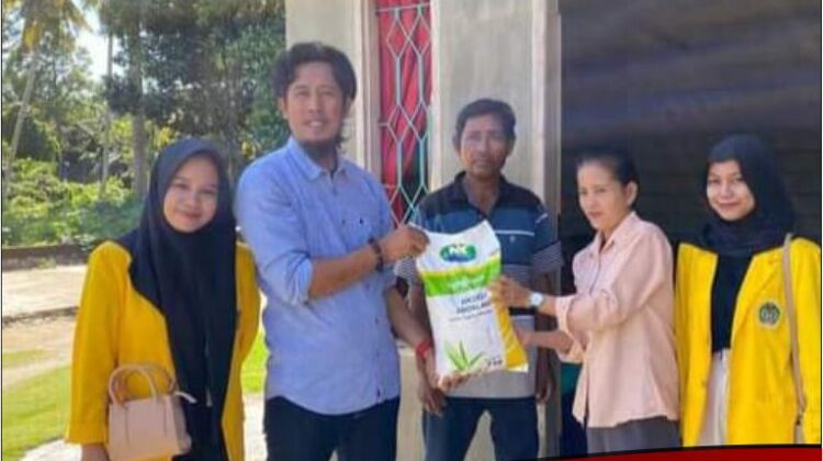 Pemdes Lagego Serahkan Bantuan Bibit Jagung ke Kelompok Karya Tani