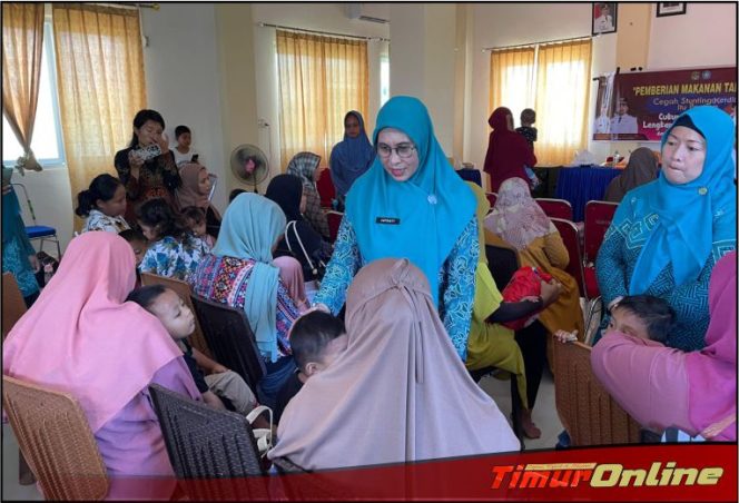 
					Sufriaty Budiman Serahkan Makanan Tambahan Bagi Balita dan Ibu Hamil di Dua Kecamatan