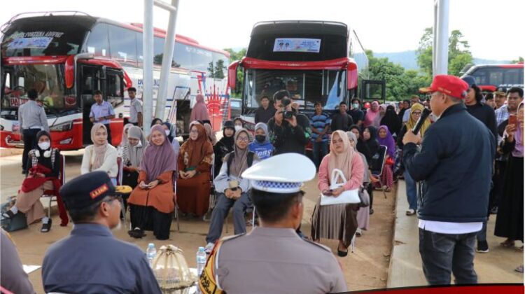 Bupati Luwu Timur Lepas Peserta Arus Balik Gratis Tahun 2024