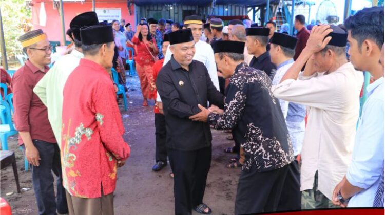 Bupati Lutim Sambangi Warga Desa Lanosi