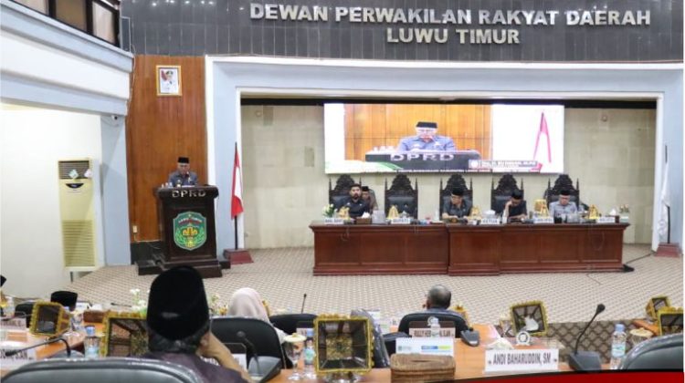 Bupati Lutim Jawab Pandangan Umum Fraksi di DPRD Lutim Terkait Dua Hal