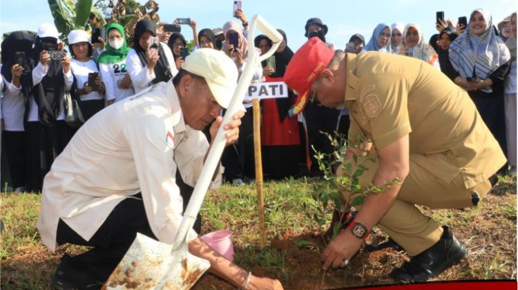 Jaga Kelestarian Bumi, Pemkab Gelar Penanaman Pohon