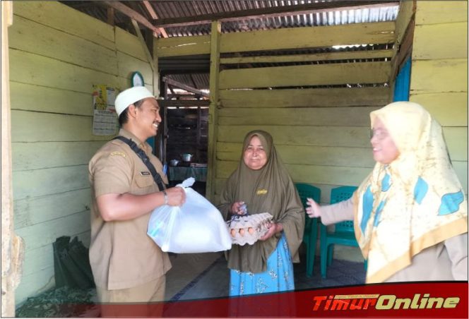 
					Puskesmas Mangkutana Bagikan 41 Paket Sembako Bagi Warga Kurang Mampu