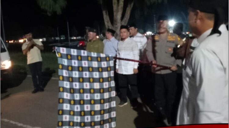 Bupati Lutim Lepas Takbir Keliling Kota Malili