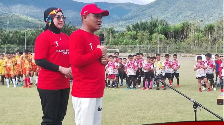 Kajari Lutim Buka Kejuaraan Sepakbola Kajati Sulsel Cup I