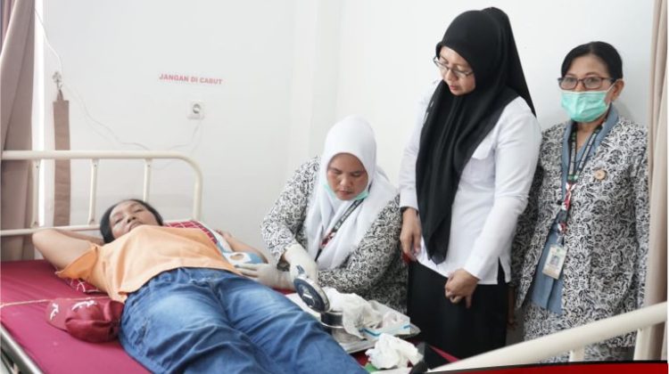 Meriahkan HUT IBI ke-73, DP2KB Lutim Gelar Baksos Pelayanan KB Serentak