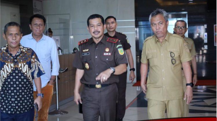 Didampingi Anggota DPRD dan Jajaran Pemda Lutim, Budiman Silaturahmi ke Kejati Sulsel