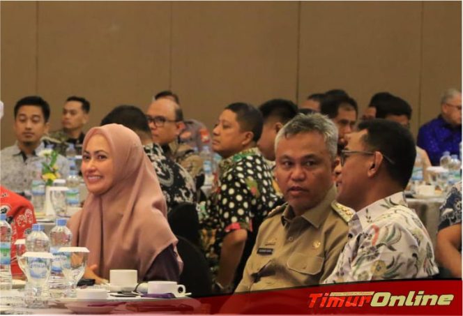 
					Bupati Lutim Ikut Sosialisasi Tahapan Pilkada di Makassar