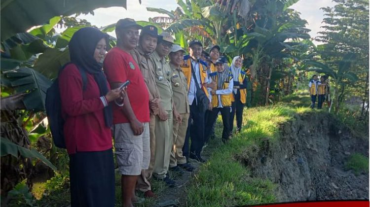 Camat Tomtim dan Kadis PUPR Lutim Dampingi Kepala BBWS Tinjau Tanggul di Dua Desa