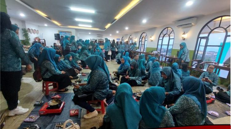 TP PKK Kecamatan dan Desa se Kabupaten Lutim Study Tiru ke Yogyakarta