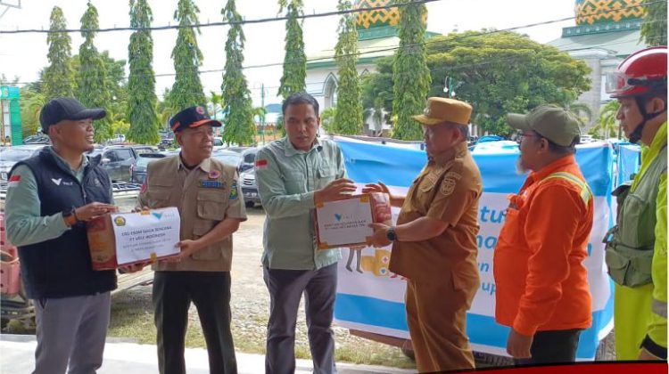 PT Vale Serahkan Bantuan Kemanusiaan untuk Korban Banjir Bandang dan Longsor di Luwu