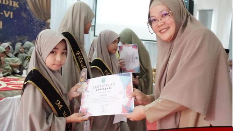 Asisten Pemerintahan dan Kesra Hadiri Penamatan Peserta Didik SDIT Insan Rabbani Angkatan ke-VI