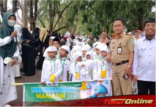 
					Camat Malili Lepas Rombongan Manasik Haji Tingkat PAUD / TK