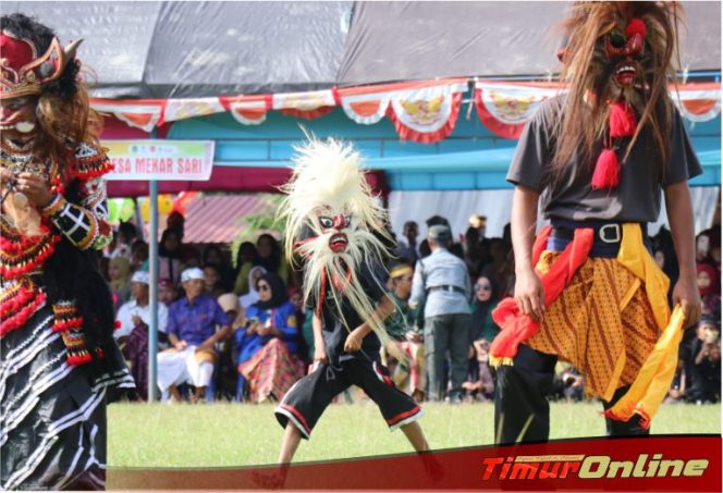 
					Reog Ponorogo Meriahkan Roadshow Kebudayaan di Kecamatan Kalaena