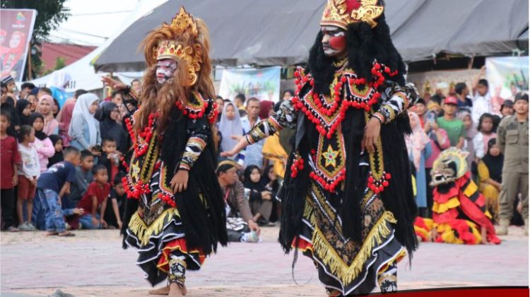 Pertunjukan Tari Buto Banyuwangi Meriahkan Roadshow Kebudayaan Kecamatan Tomoni
