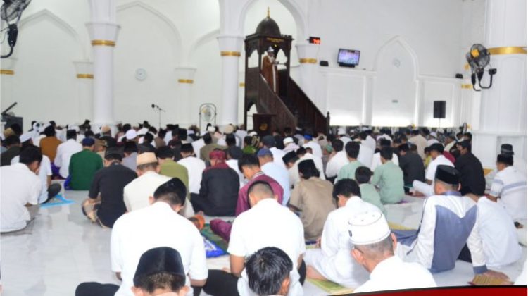 Bupati dan Wabup Lutim Shalat Idul Adha di Masjid Agung Malili