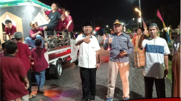 Camat Tomoni Timur Lepas Pawai Idul Adha di Desa Purwosari