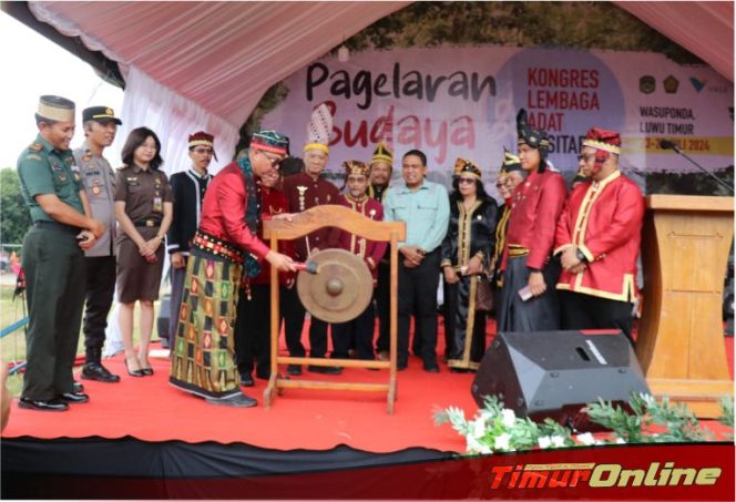 
					Bupati Budiman Buka Pagelaran Budaya dan Kongres Lembaga Adat Suku Pasitabe