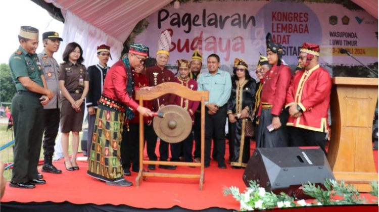 Bupati Budiman Buka Pagelaran Budaya dan Kongres Lembaga Adat Suku Pasitabe