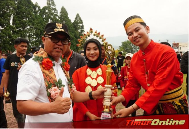 
					Bupati Budiman Tutup SKBKT Karang Taruna Lutim