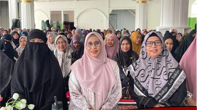 Sufriaty Budiman Buka Acara Tabligh Akbar dan Konsultasi Syariah