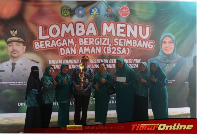 
					TP PKK Tomoni Timur Juara 1 Lomba B2SA dan Juara 2 Lomba Pidato PKK Desa