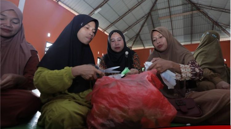 Hari Lingkungan Hidup Sedunia, PT Vale Ajak Ibu PKK se-Loeha Raya Belajar Daur Ulang Sampah Plastik