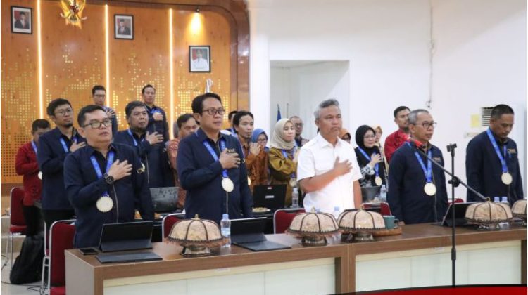 Budiman Bersama Beberapa Pejabat Pemda Lutim Ikuti Graduation Ceremony CWM