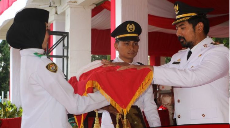 Wakil Bupati Luwu Timur Pimpin Upacara Penurunan Bendera