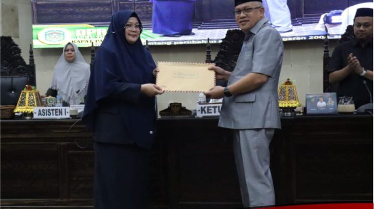 Pemkab Serahkan Ranperda Perubahan ke DPRD Luwu Timur