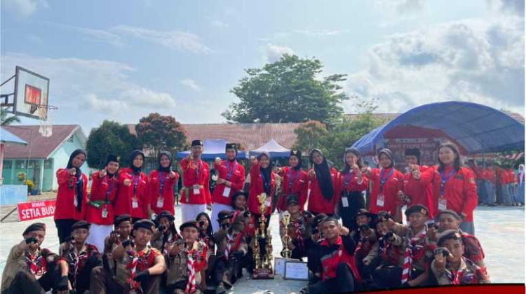 SMPN 1 Tomoni Timur Raih Juara I Mahapati Competition se Womantorau