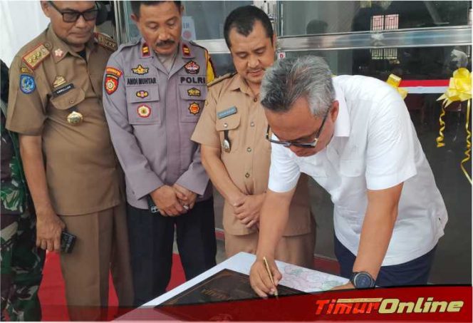 
					Bupati Luwu Timur Resmikan Kantor Desa Jalajja