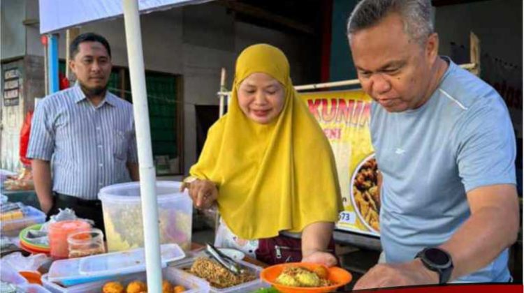 Makan Nasi Kuning di Pasar Malili, Bupati Lutim Diserbu Pengunjung