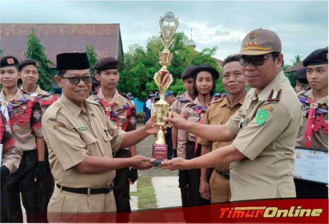 
					Jadi Pembina Upacara, Camat Tomtim Apresiasi Prestasi SMPN 1 Tomoni Timur