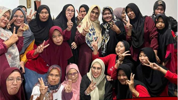 Emak-Emak Balantang : Ngapain Pikir Calon Lain, Budiman – Akbar Masih Yang Terbaik