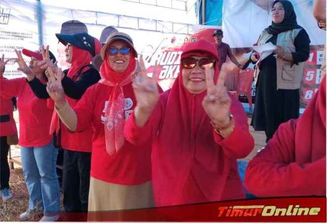 
					Emak-emak Mahalona Raya Tidak Menginkan Pemimpin Baru, Yang Lama Pembangunannya Nyata